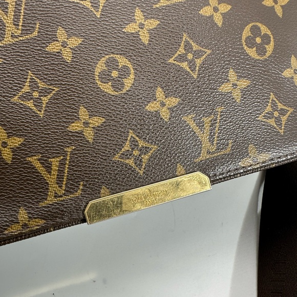 Louis Vuitton Monogram Canvas Messenger Bag Shoulder Bag - Picture 8 of 16